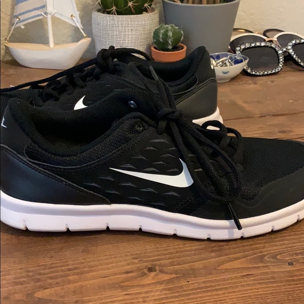 nike running shoes🧞‍♂️
